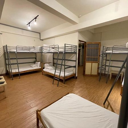 Chiayi Petite Hostel Extérieur photo