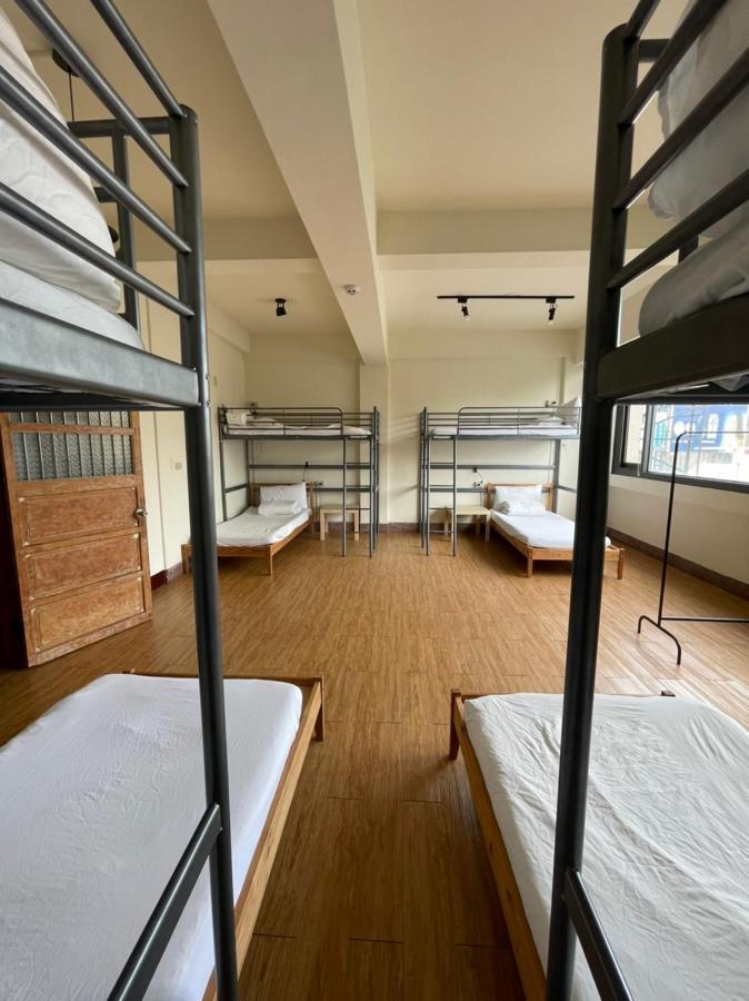 Chiayi Petite Hostel Extérieur photo