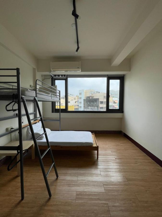 Chiayi Petite Hostel Extérieur photo