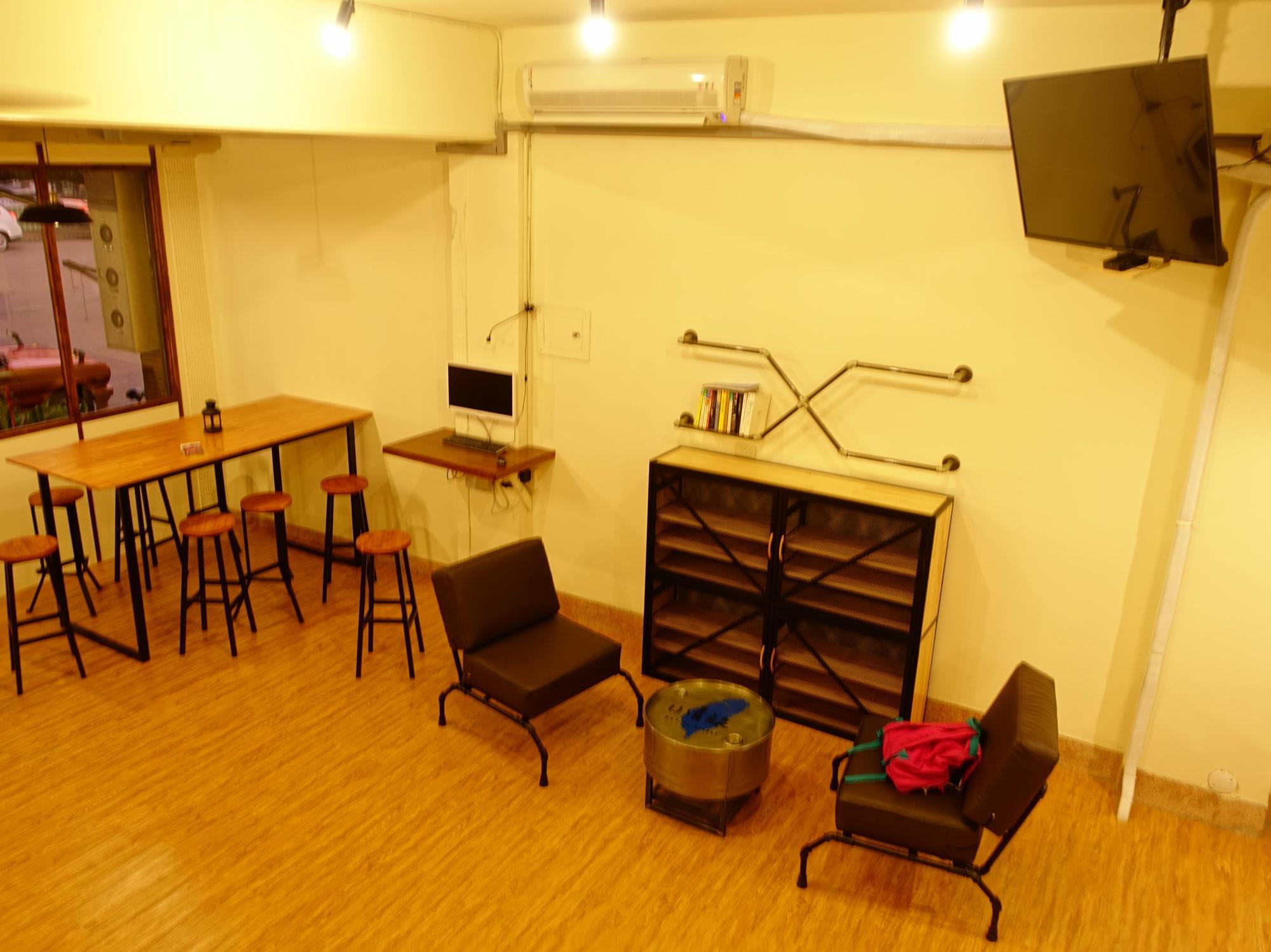 Chiayi Petite Hostel Extérieur photo