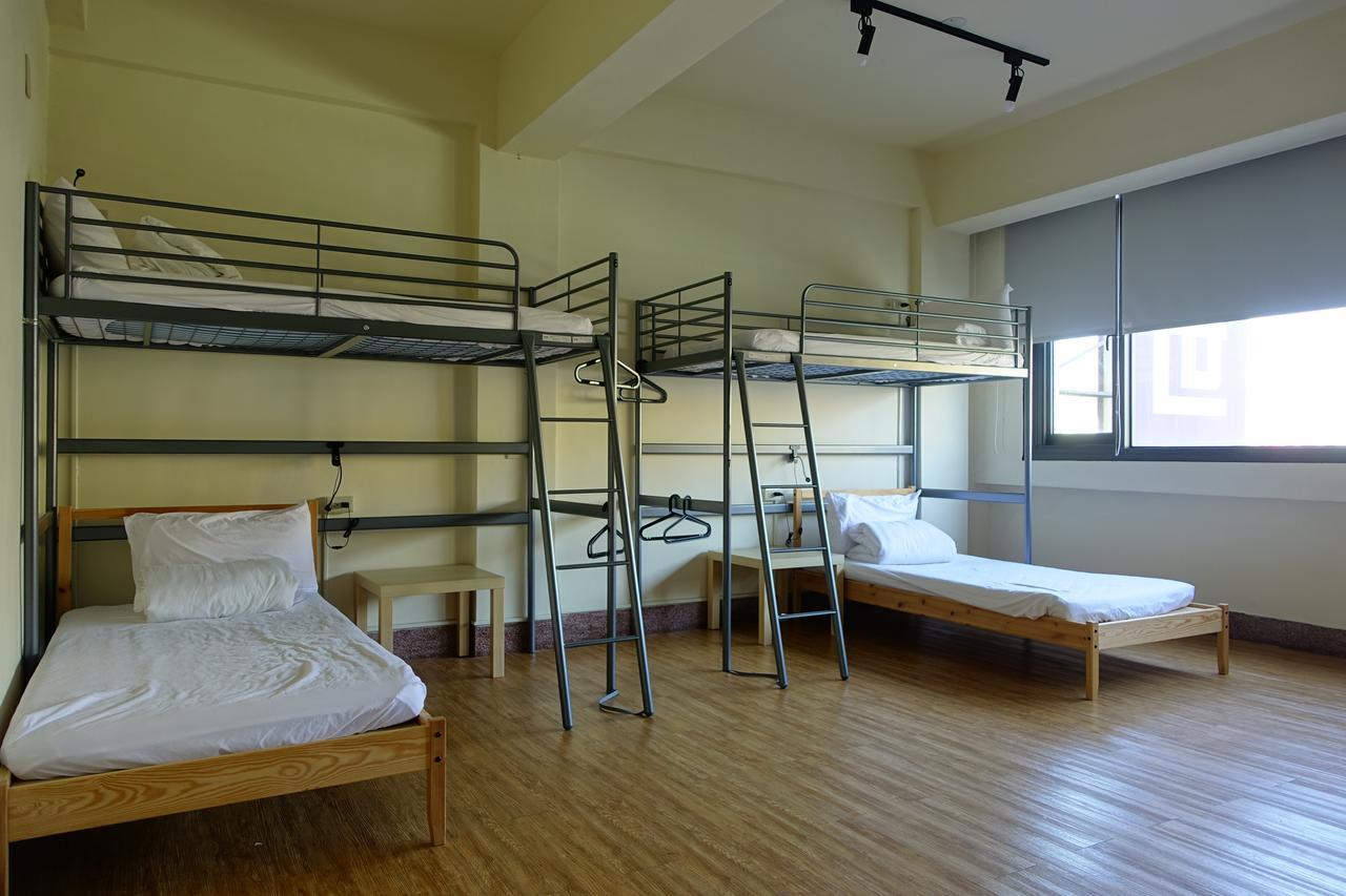 Chiayi Petite Hostel Extérieur photo