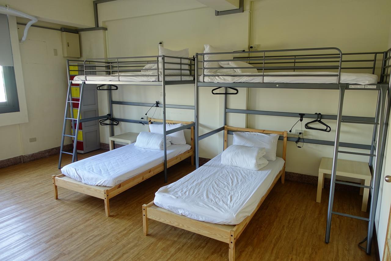 Chiayi Petite Hostel Extérieur photo