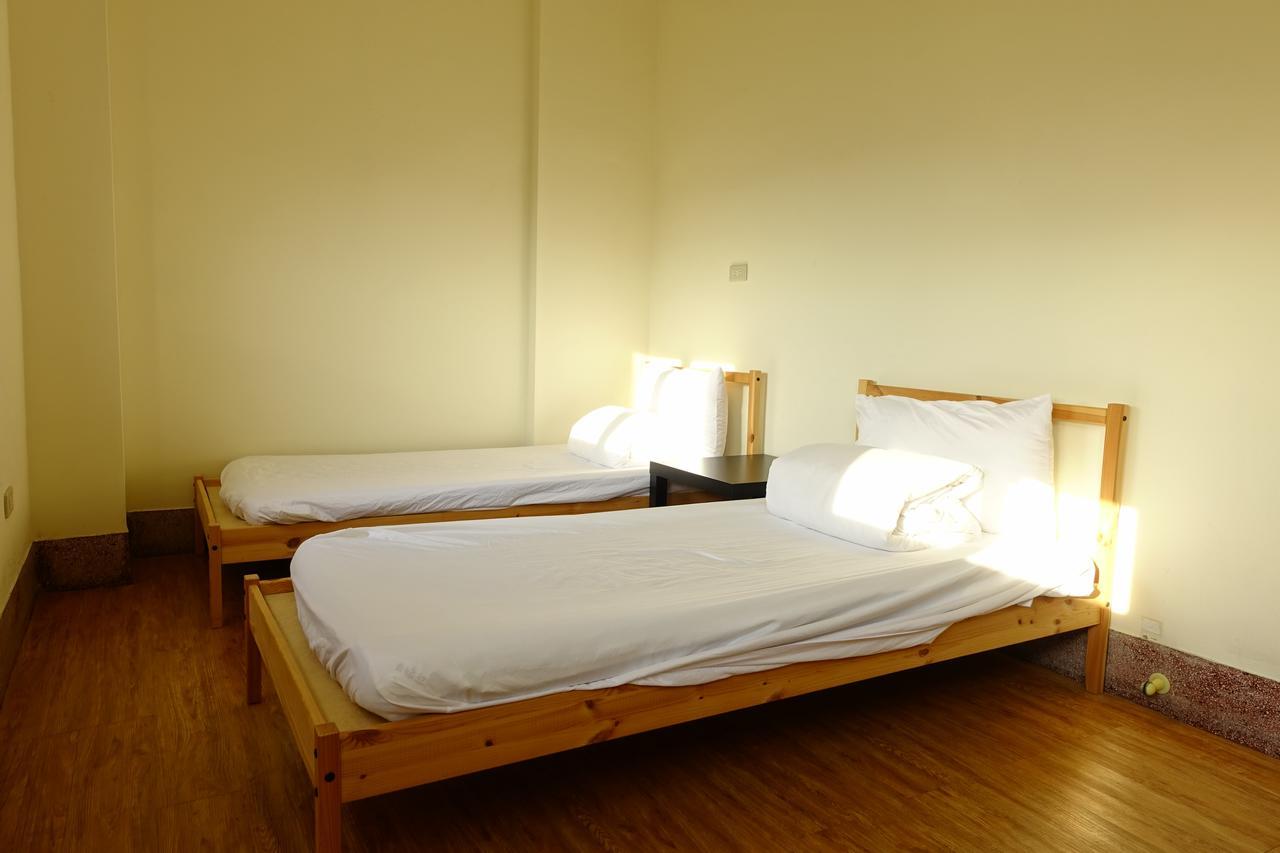 Chiayi Petite Hostel Extérieur photo