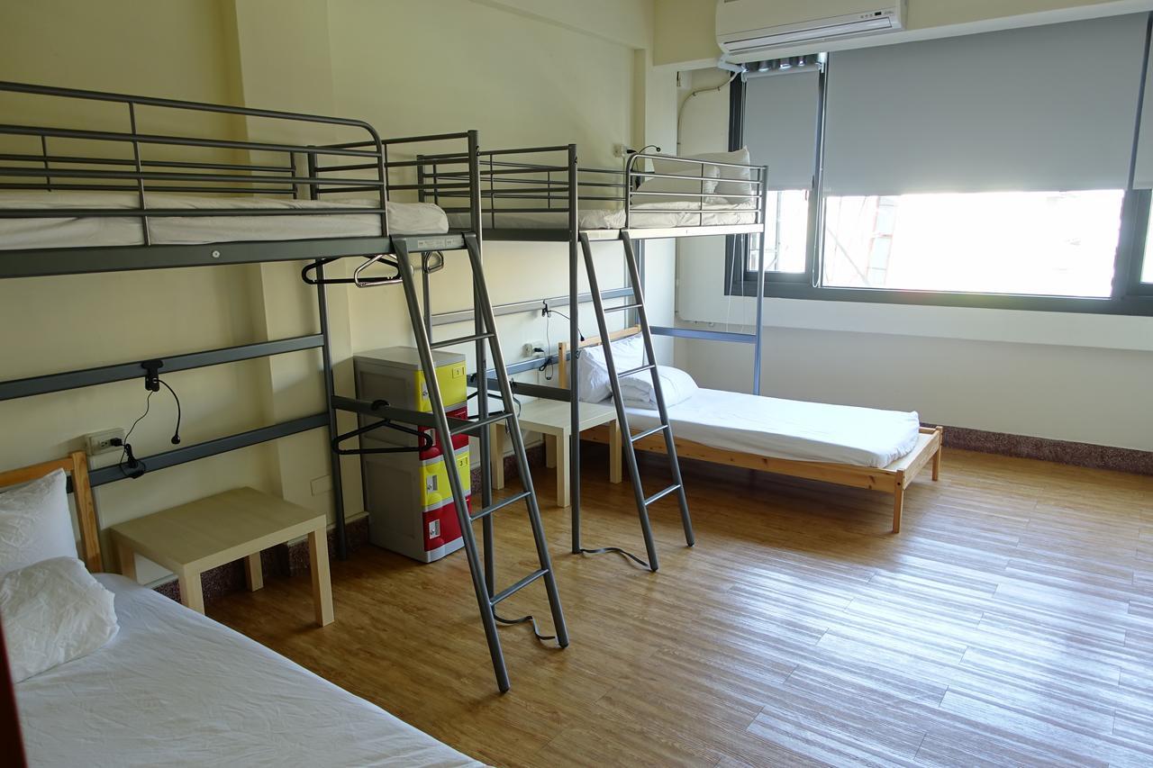 Chiayi Petite Hostel Extérieur photo