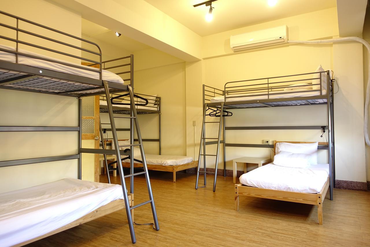 Chiayi Petite Hostel Extérieur photo