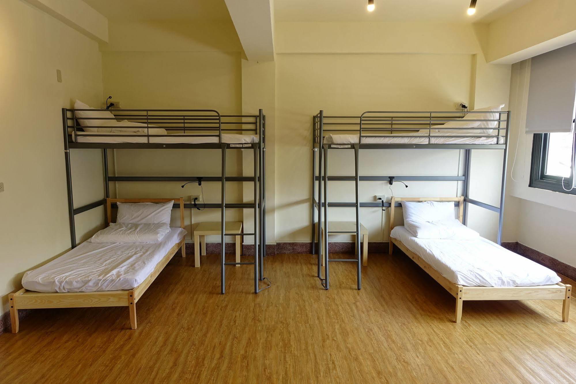 Chiayi Petite Hostel Extérieur photo