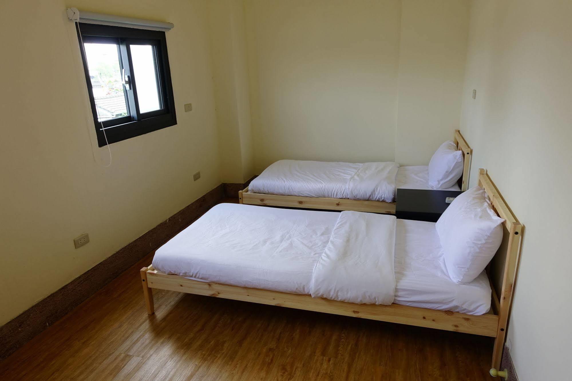 Chiayi Petite Hostel Extérieur photo