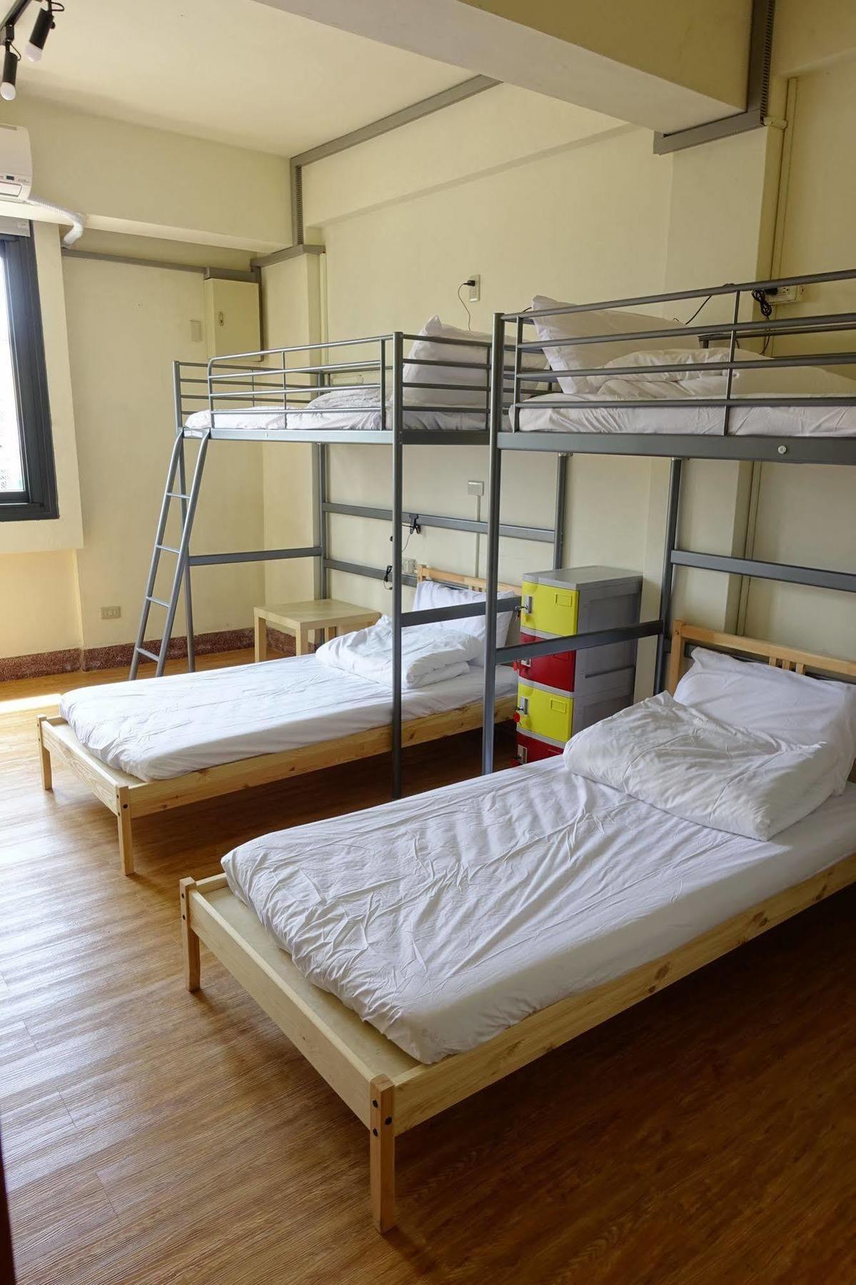 Chiayi Petite Hostel Extérieur photo