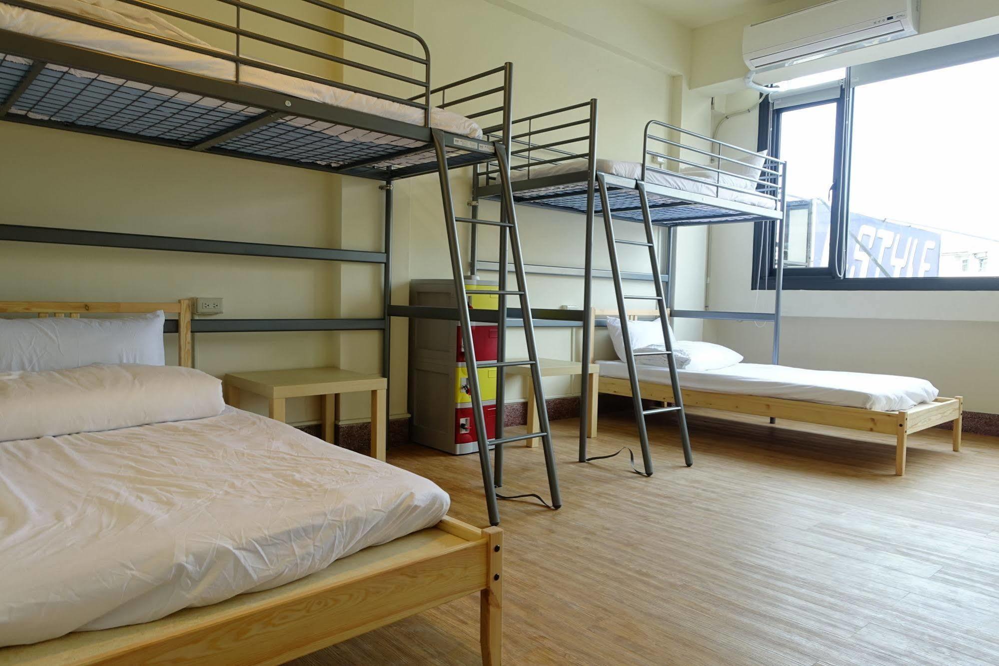 Chiayi Petite Hostel Extérieur photo